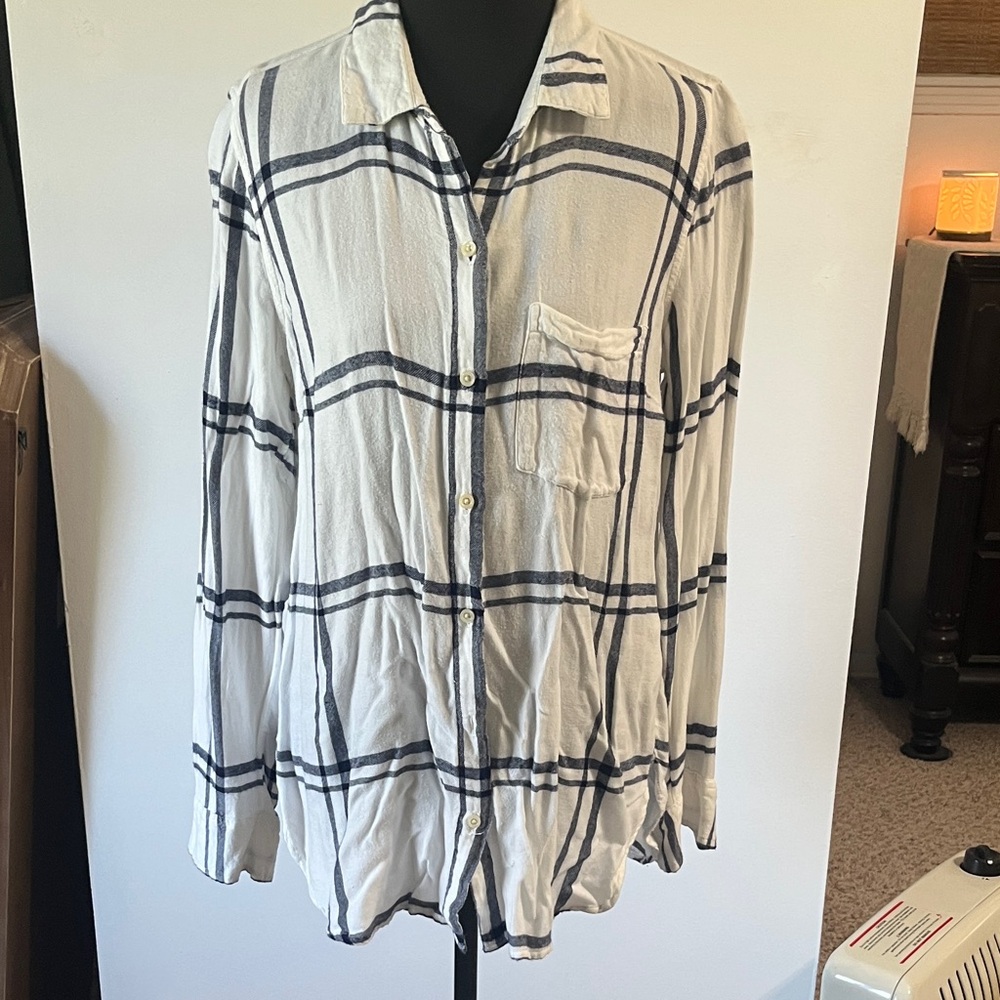 Old Navy White and Black Plaid Button Down Shirt